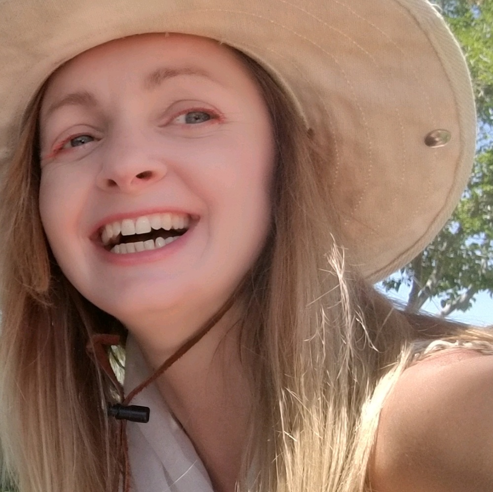 Meet your Posher, Ania j.